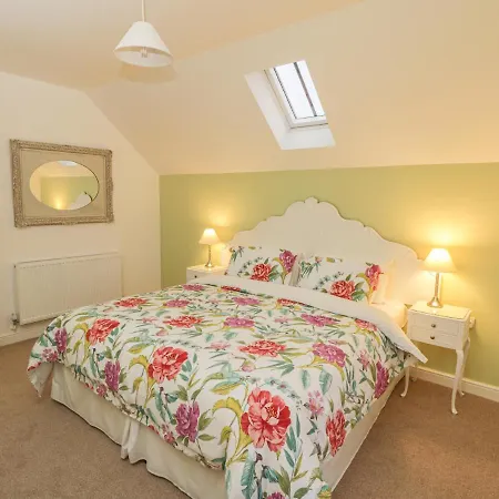 May Cottage * Scarborough
