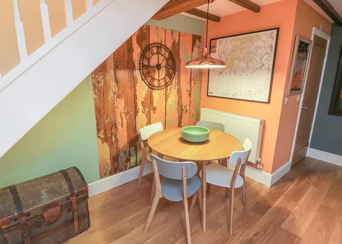 Сasa de vacaciones May Cottage